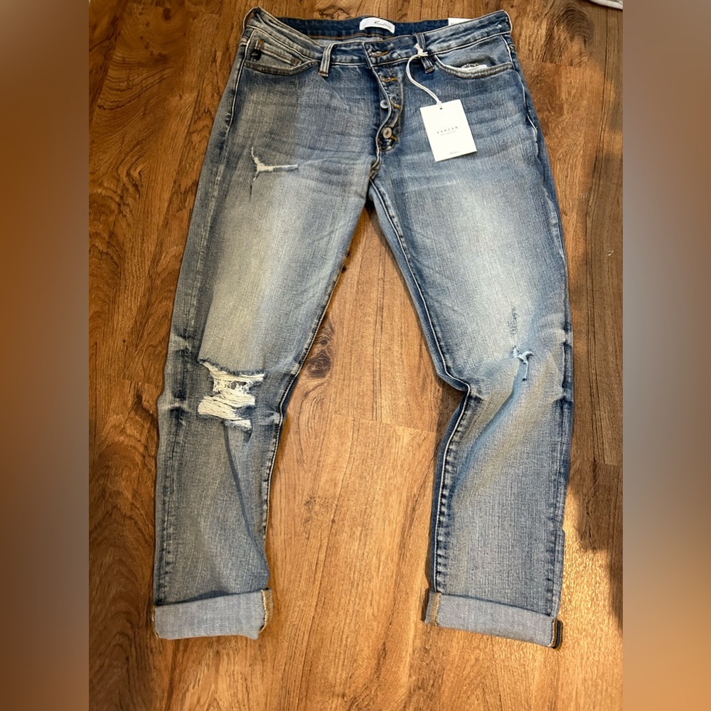 Midrise Girlfriend Jean. 11/29